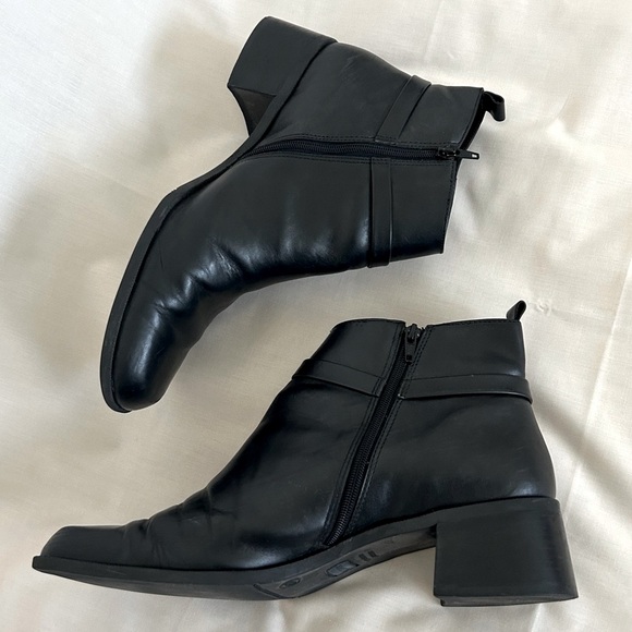 London Fog Heeled Boot - Picture 8 of 16